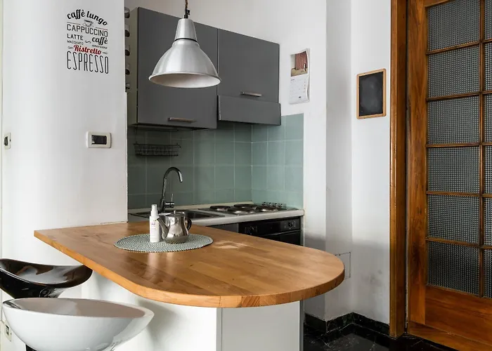 Boldrini With Balcony By Wonderful Italy * 볼로냐