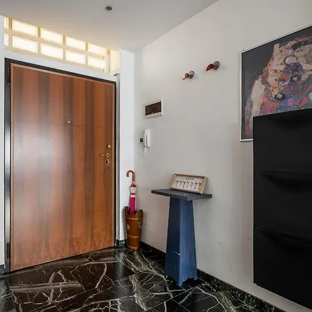 Boldrini With Balcony By Wonderful Italy Apartman